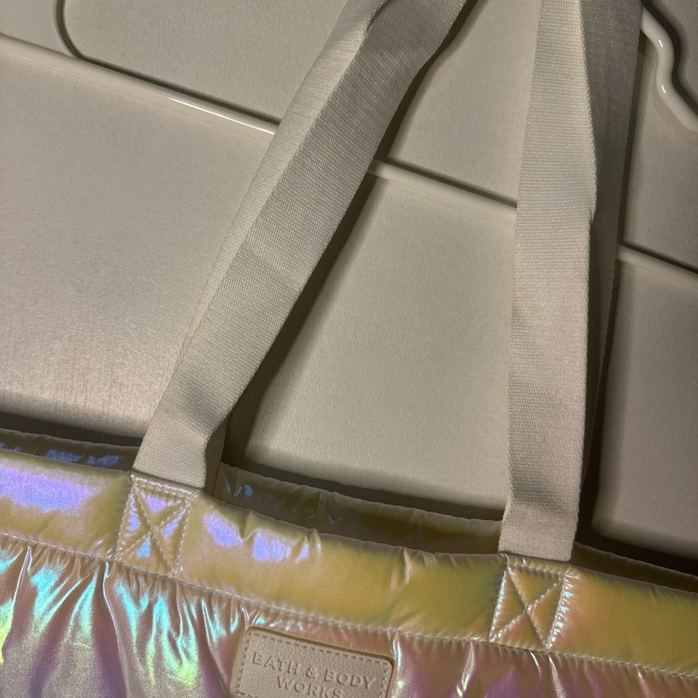🔴 Holographic Bath & Body Works Tote - Picture 2 of 5